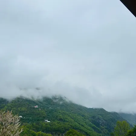 招待所 Bujtina Terthorja