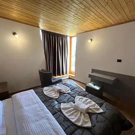 Bujtina Terthorja 泰斯