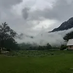 بيت ضيافة Bujtina Terthorja ثيث