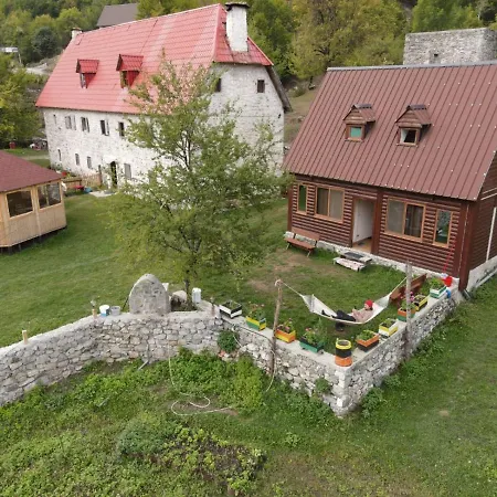 Maison d'hôtes Bujtina Terthorja *