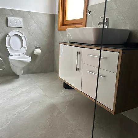 Bujtina Terthorja * Theth