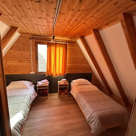 Bujtina Terthorja Maison d'hôtes *