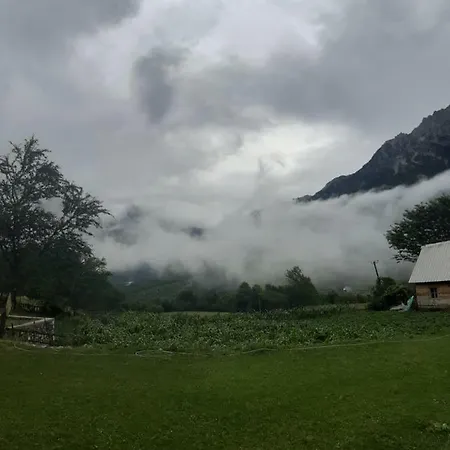 Pensionat Bujtina Terthorja Theth