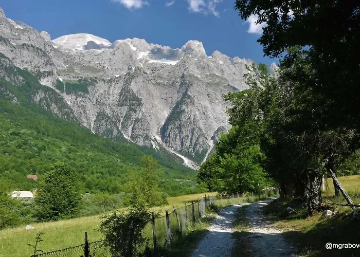 Bujtina Terthorja 招待所