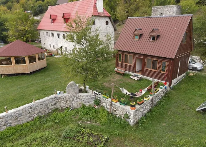 Guest house Bujtina Terthorja *